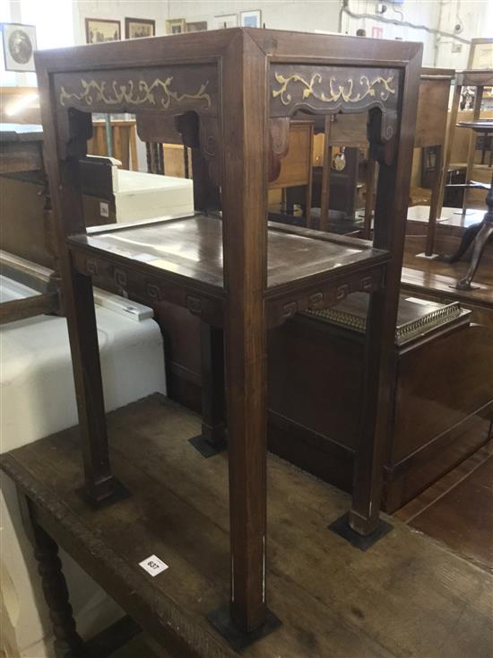 Chinese rosewood and brass inlaid table(-)